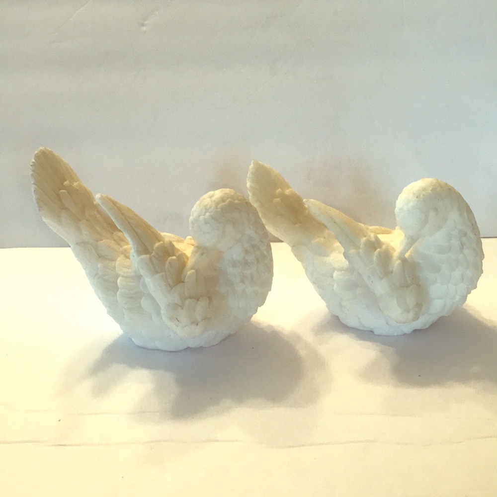 Set of A Santini White Alabaster Doves Italy